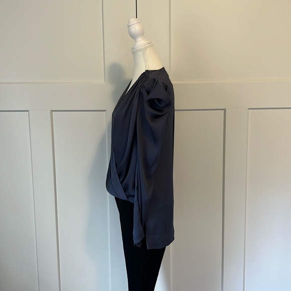 BCBG Max Aztia Drape Sleeve Wrap Blouse Size XXS Charcoal - Picture 7 of 8